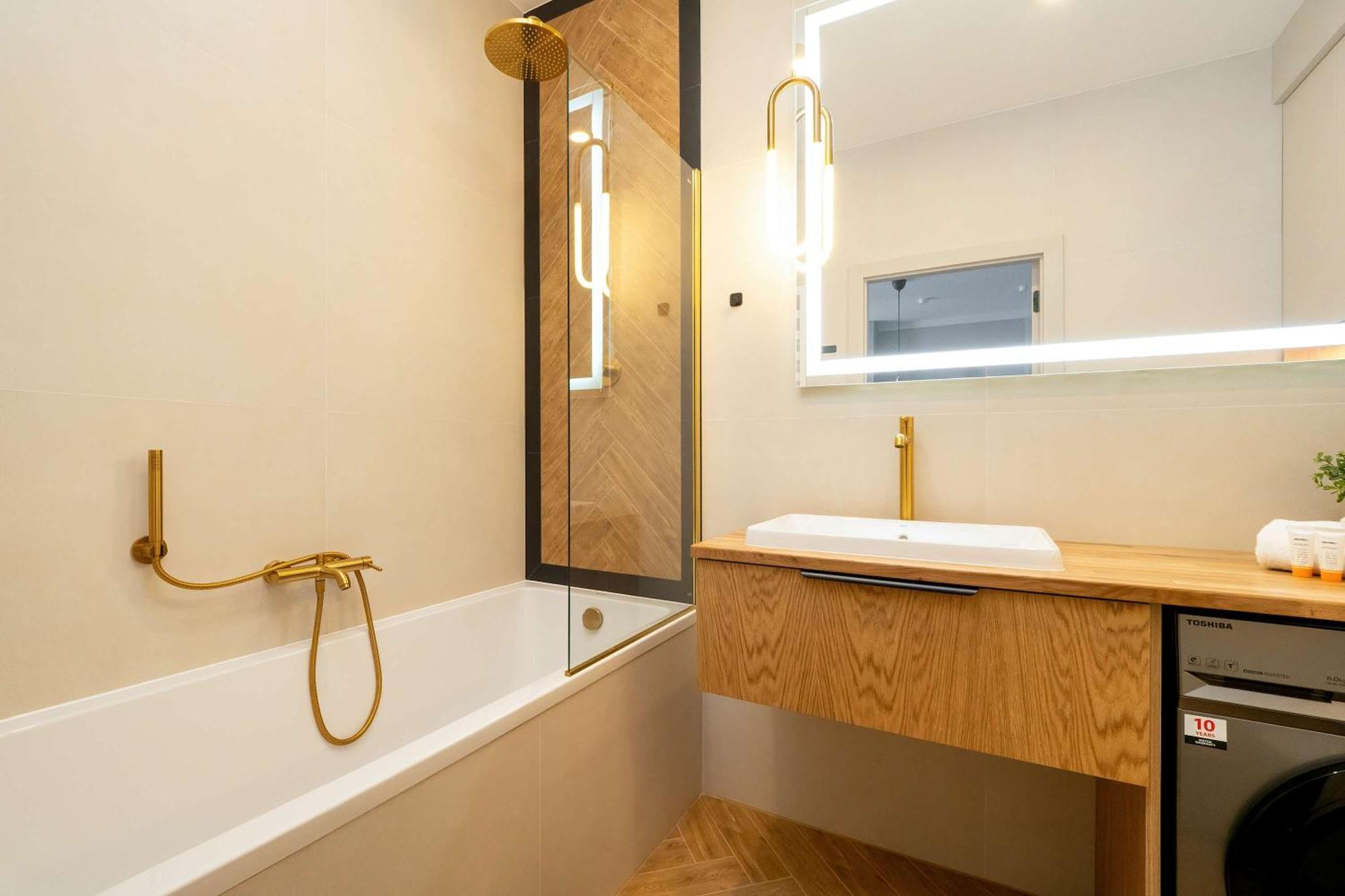 Apartament Air Conditioned In With Parking And Bathtub By Renters *